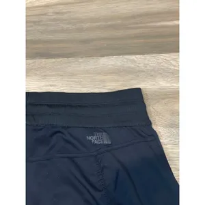 The North Face Ruched Joggers Size M Black Activewear Pants With Pockets thumbnail 9