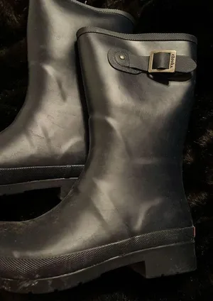 Chooka Ladies' Mid Height Boots - BLACK rain boots size 6 thumbnail 1