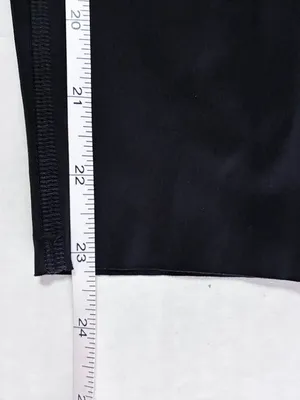 Lululemon Mid-Rise Raw Hem Crop Leggings - Size 4 - Black thumbnail 4