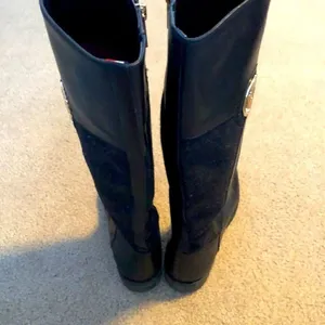 Tommy Hilfiger Black Mid Calf Zip Up Boots with Gold Hardware- Size 8 thumbnail 4