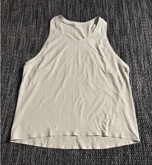 Lululemon Fast and Free Race Length Racerback Tank Lightweight Sheer Mesh Sz 6 thumbnail 1
