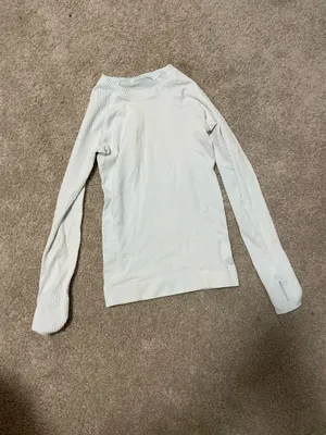 Lululemon top  thumbnail 4