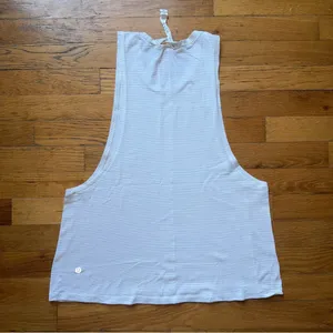 Lululemon Striped‎ Muscle Tank White size 4 thumbnail 2