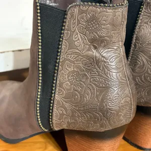 Maurices Rebel Brown Faux Suede Floral Embossed Ankle Boots 10M 111972-REBEL thumbnail 6