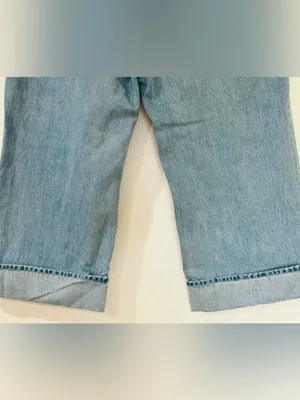 Universal Threads Light Blue High-Rise Wide Leg Distressed Jeans thumbnail 7