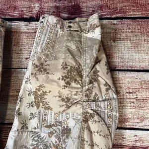 BDG x Free People Driftwood Parker Printed Barrel Jeans Size 10 Patchwork Floral thumbnail 4