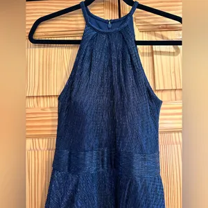 AQUA Formal Metallic Crinkle Halter Gown navy blue Size 0 NWOT thumbnail 4