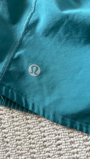 Lululemon Shorts 2.5" Hotty Hot Low-Rise thumbnail 6