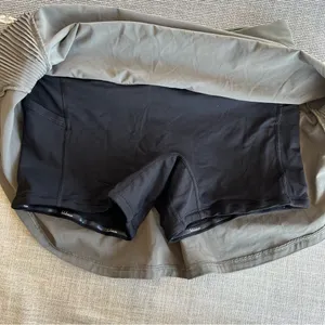 Lululemon Play Off The Pleats Skirt 13 Grey Sage Size 4 thumbnail 9