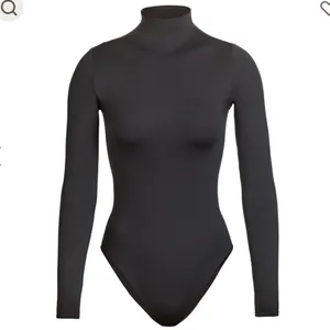 Skims Essential Mock neck Long Sleeve Bodysuit Onyx‎ Nwt Size XS XXS black thumbnail 8