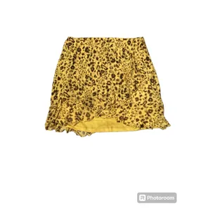 Lulu’s Golden Yellow Leopard Print Ruffled Mini Skirt S thumbnail 2