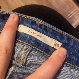 Skinny Jeans thumbnail 3