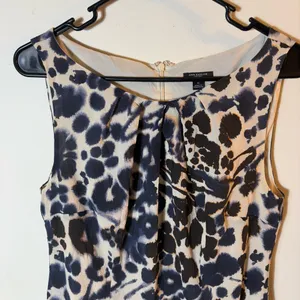 Ann Taylor 97%‎ Silk Abstract Print Sheath Dress Size 8 thumbnail 2