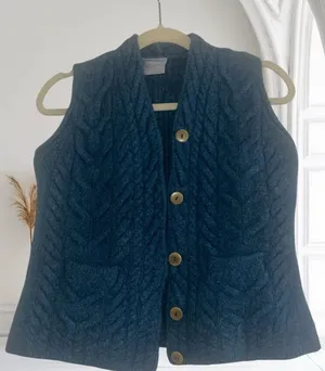 ✨Aran Woollen Mills Sweater Teal Sz Medium Vest✨ thumbnail 1