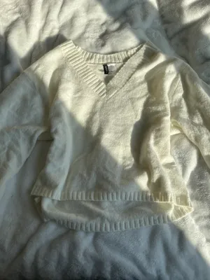 H&M Off White Sweater thumbnail 1
