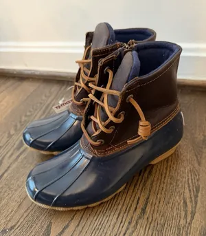 Sperry Women's Saltwater Duck Boot, Tan/Navy, Size 5 US NWT thumbnail 1