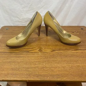 Guess Pumps Heels Classic Pointed Toe Party Career Shoes Size 6‎ Beige thumbnail 3