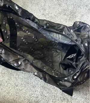 PINK Victoria's Secret Portable Duffle Bag thumbnail 2