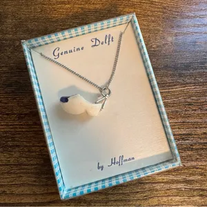 Vintage‎ Delft by Hoffman Dutch Clog Necklace Boxed thumbnail 3