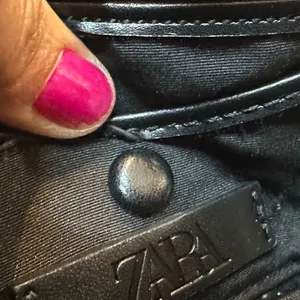 Zara Crossbody Bag Black and Cream Elegant Design thumbnail 10