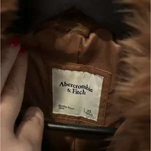 Abercrombie Jacket Women’s thumbnail 4