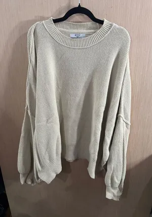Women’s Grey Bandit Knit Oversized Crewneck Sweater - Cream Size XXL thumbnail 1