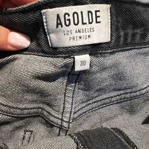 AGOLDE High Waist Parker Denim Shorts in Washed Black Sz 30 thumbnail 6