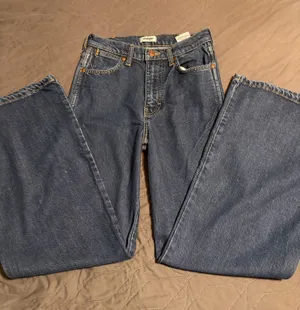 High-Rise Flare Wrangler Jeans thumbnail 1