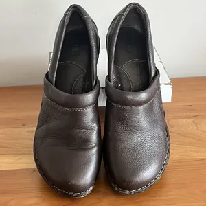 Born Womens Clogs Shoes Leather Upper Browns Size‎ 8/39 Logo Black Soles thumbnail 3