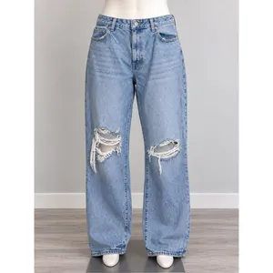 Universal Thread 90s Baggy Distressed Light Wash High Rise Wide Leg Jeans Blue thumbnail 2
