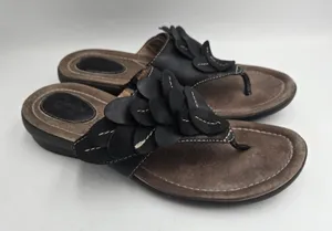 Clarks Artisan Shoes Womens 7M Latin Samba Black Leather Flower Thong Sandals thumbnail 1