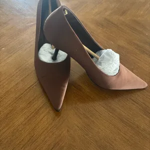 Jeffrey Campbell Women's Chosen Pointed Toe Pumps thumbnail 2