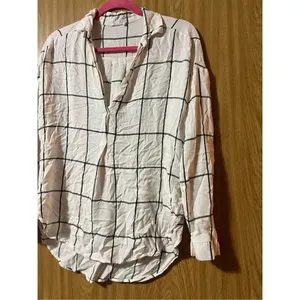 Lush White Plaid Woman’s Long Sleeve V-Neck Top Size Medium thumbnail 2