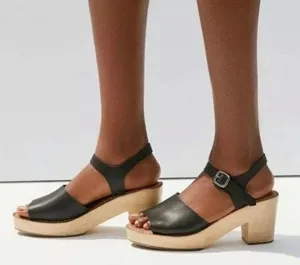 Urban Outfitters Heeled Sandals thumbnail 1
