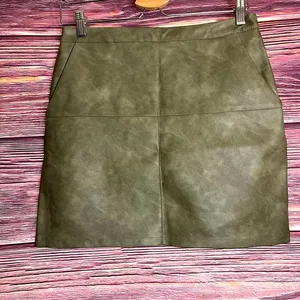 Stella Luce Faux Leather Sage Green Skirt with Pockets. Size Large. thumbnail 1