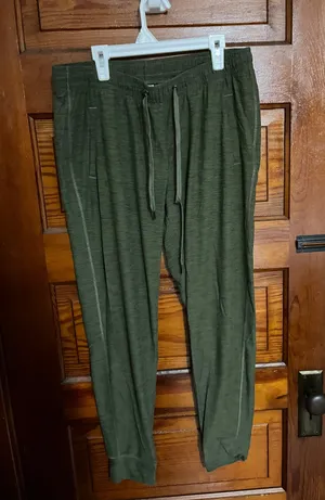 Old Navy Joggers thumbnail 1