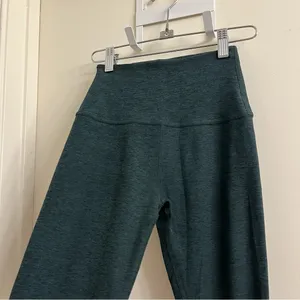 Beyond Yoga Caught in the Midi Leggings XS thumbnail 3