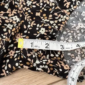 Free People Floral Romper Shorts Deep V-Neck Size Medium Black White Bell Sleeve thumbnail 9