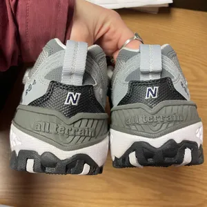 New Balance Women’s Chunky Silver Sneakers New In Box - Vintage - Size 8 W804NV thumbnail 8