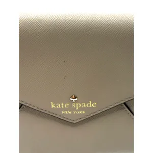 Kate‎ Spade New York Envelope Crossbody Bag Beige Saffiano Leather Gold Chain thumbnail 3