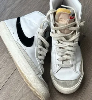 Nike Blazer Mid '77 Women's- Size 7 White/ Black  Blazer thumbnail 1