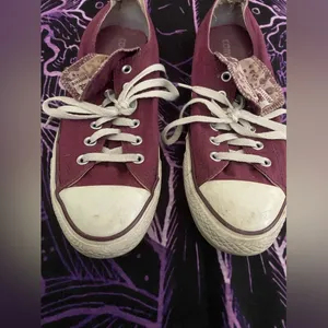 EUC Burgundy All Star Converse with fold over tongue size 8(Men’s)/10(Women’s) thumbnail 11