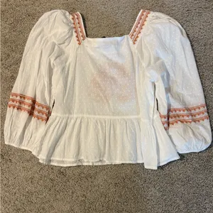 Universal Threads White Blouse with Embroidery thumbnail 2