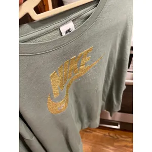 Nike Women's Sweatshirt Light Green gold glitter‎ logo Womens 2XL thumbnail 2