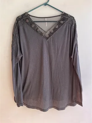 Free People Lola Long Sleeve V-Neck Top Gray Lace Mesh Trim Size L thumbnail 3
