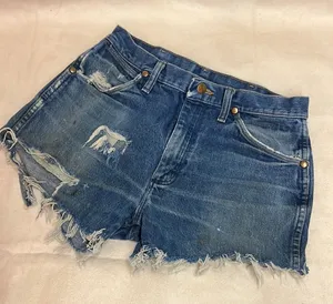 Vintage style wrangler cut off denim shorts medium wash‎ thumbnail 1