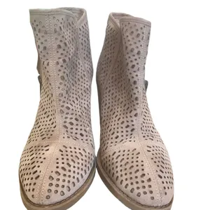 Spirit Ankle Boots Size 6.5 Medium thumbnail 5