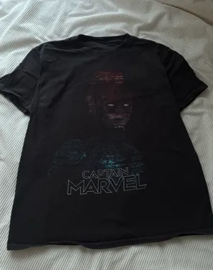 Captain Marvel T-Shirt thumbnail 2