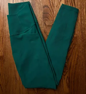 Wilo the Label Green Ribbed High Rise 7/8 Leggings thumbnail 1