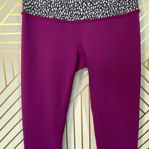 Lululemon Wunder Under Pant III Reversible Plum‎ thumbnail 5